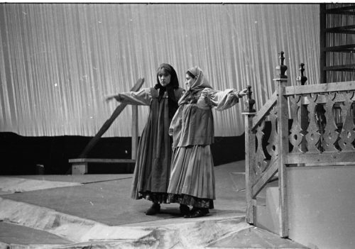 2 Katja Kabanova-Act 1, Glasa and Feklusa